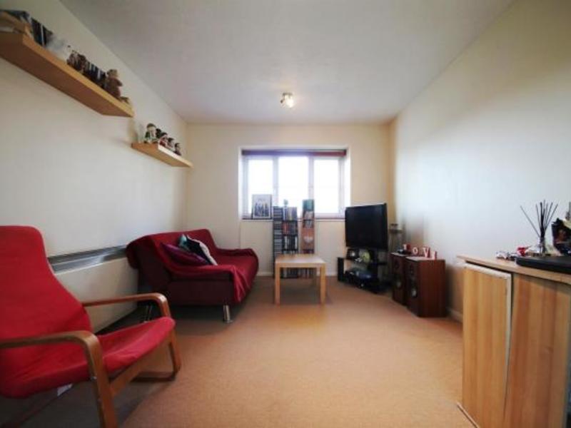 1 bed Apartment For Sale in Redhill, Surrey - 3