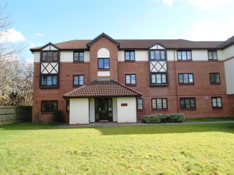 1 bed Apartment For Sale in Redhill, Surrey