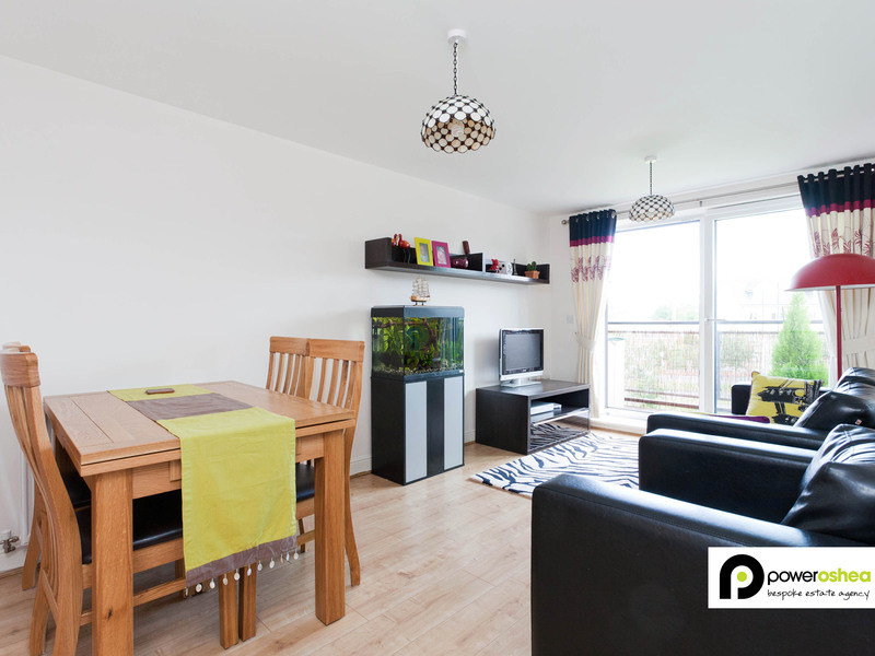 2 bed Apartment For Sale in Crawley, West Sussex - 2