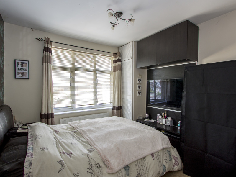 2 bed Apartment For Sale in Bournemouth, Dorset - 3