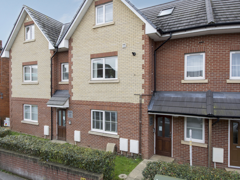 1 bed Apartment For Sale in Bournemouth, Dorset