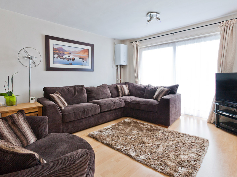1 bed Apartment For Sale in Whyteleafe, Surrey - 3