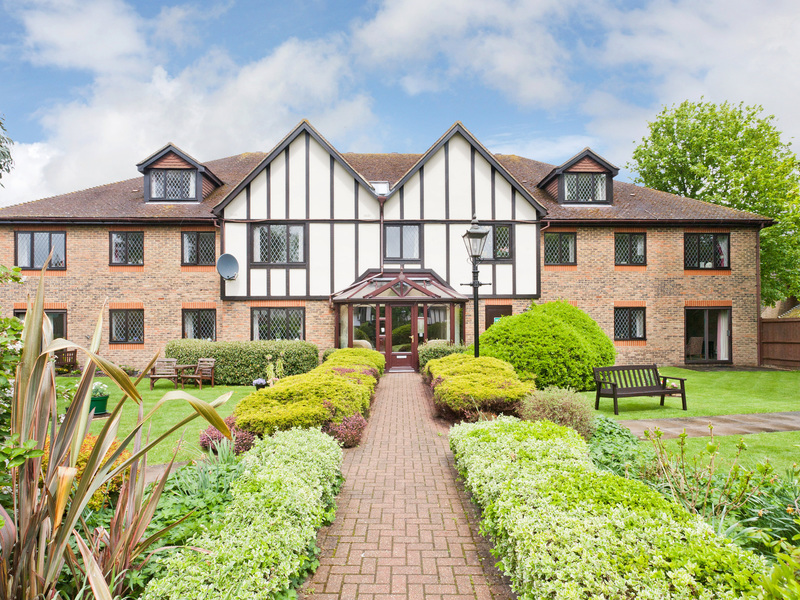 1 bed Apartment For Sale in Reigate, Surrey