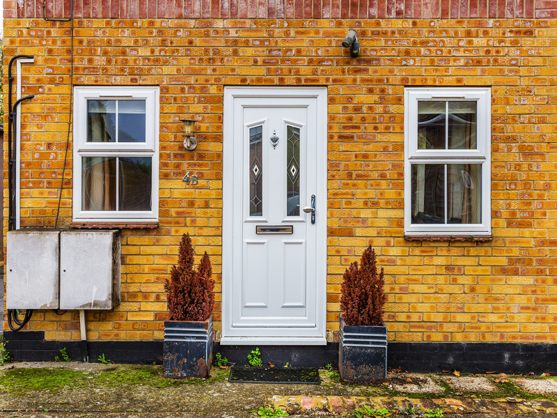 1 bed Apartment For Sale in Redhill, Surrey - 2