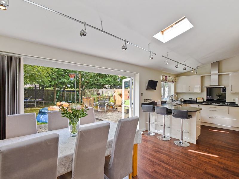 4 bed House - Semi For Sale in Horsham, West Sussex - 2