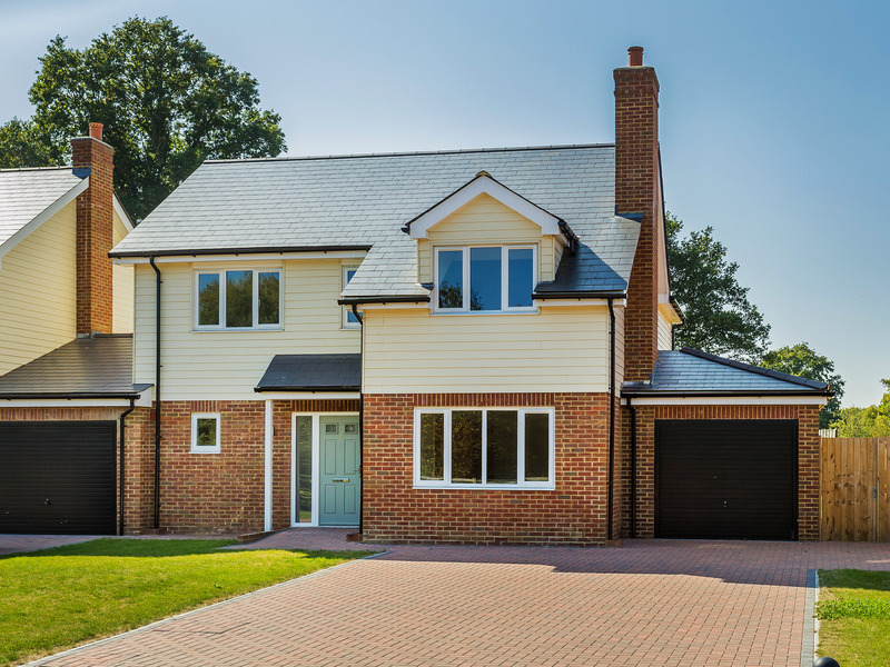 4 bed House - Detached For Sale in Lingfield, Surrey