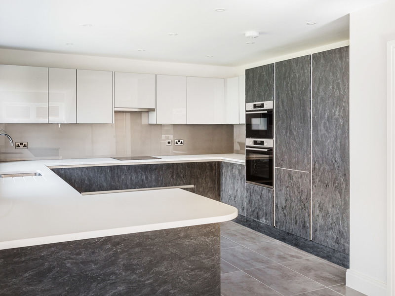 4 bed House - Detached For Sale in Lingfield, Surrey - 3