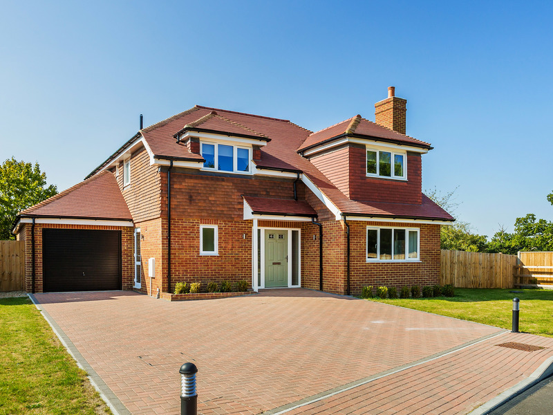 4 bed House - Detached For Sale in Lingfield, Surrey