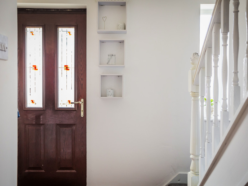 3 bed House - Semi For Sale in Horley, Surrey - 2