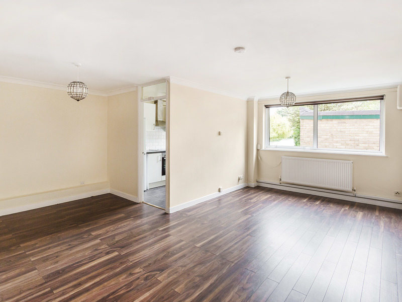 1 bed Apartment For Rent in South Croydon, Surrey