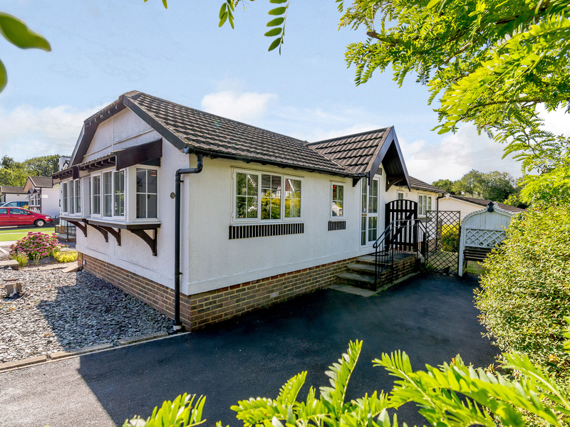 2 bed Park Home For Sale in Tadworth, Surrey - 2