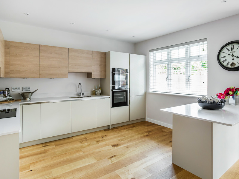 5 Bed House Detached For Sale in Horley