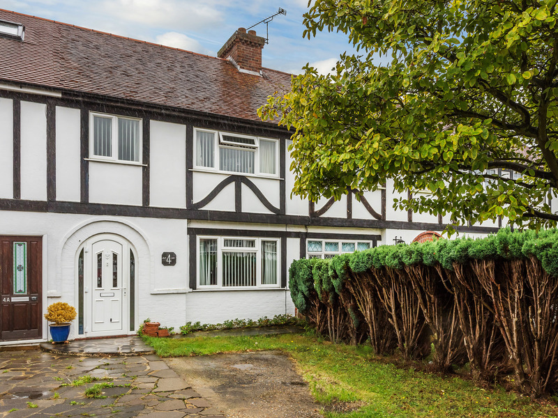 3 Bed House Terrace For Sale in Epsom