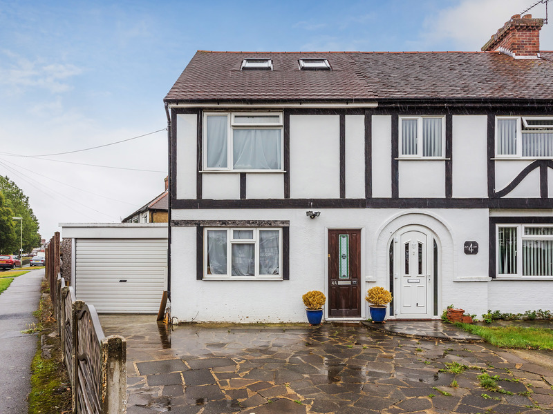 2 bed House - End Terrace For Sale in Epsom, Surrey - 2