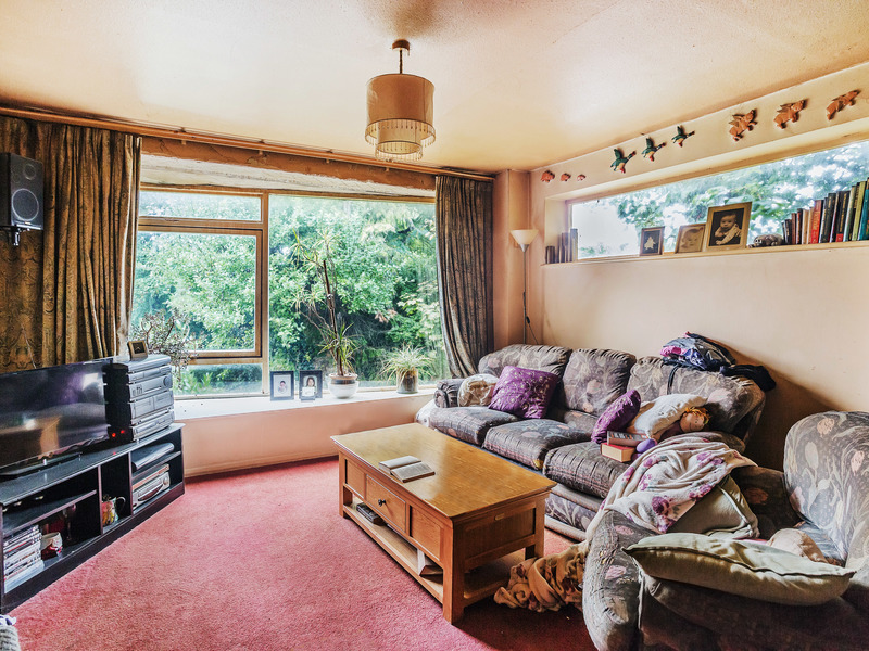 2 bed House - Townhouse For Sale in Horley, Surrey - 3