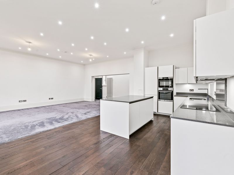 2 bed Apartment For Rent in Horley, Surrey - 2