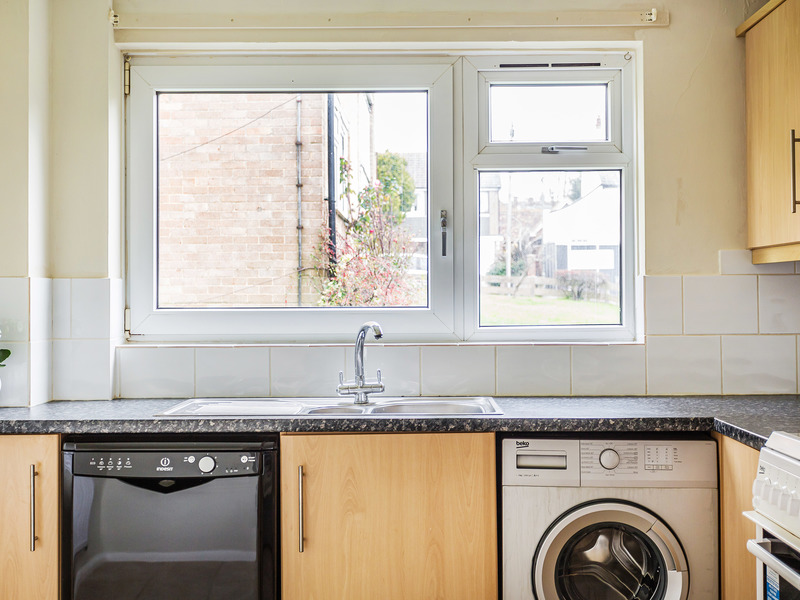 2 bed Apartment For Sale in Reigate, Surrey - 3