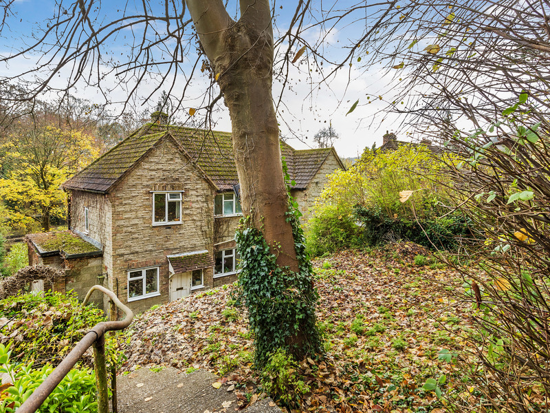 3 bed House - Semi For Sale in Caterham, Surrey - 2