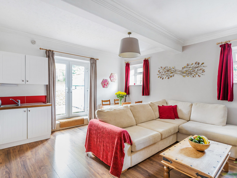 2 bed Apartment For Sale in Reigate, Surrey - 3