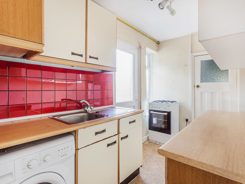 2 bed Apartment For Sale in Horley, Surrey - 3