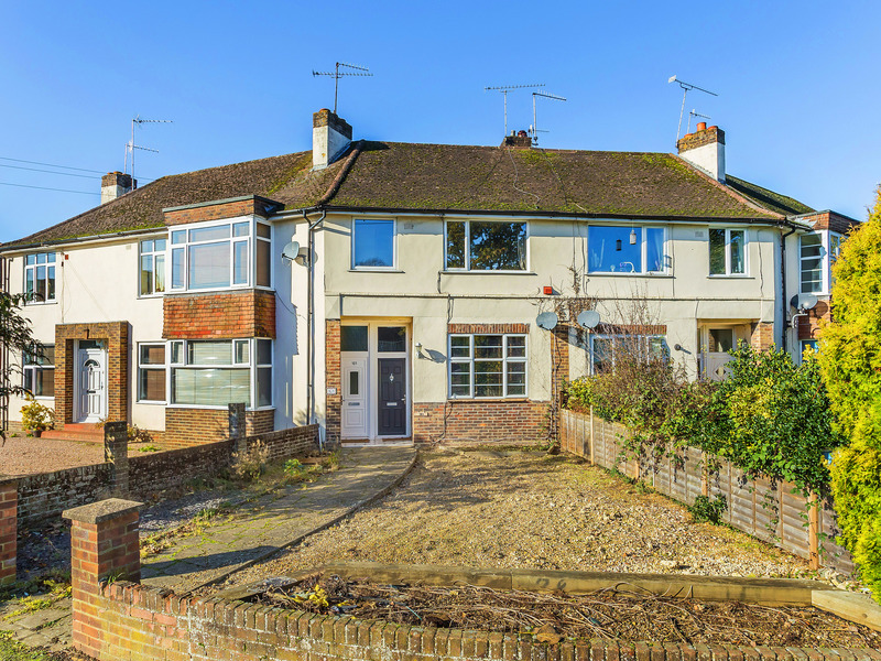 2 bed Apartment For Sale in Horley, Surrey