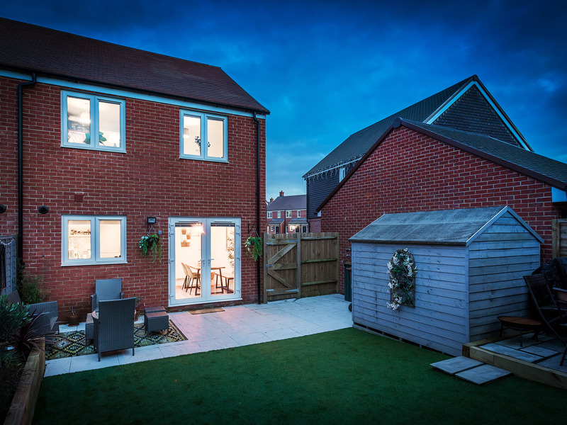 3 bed House - Semi For Sale in Horley, Surrey - 3
