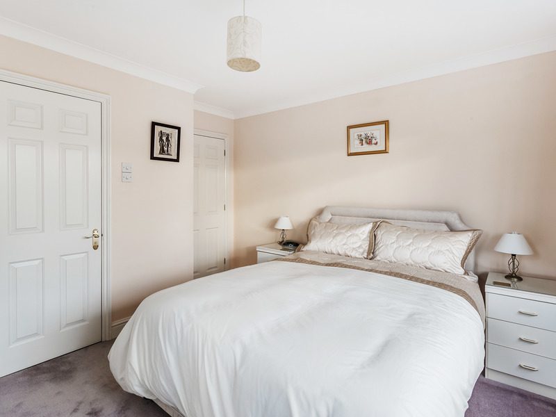 5 Bed House Detached For Sale in Horsham