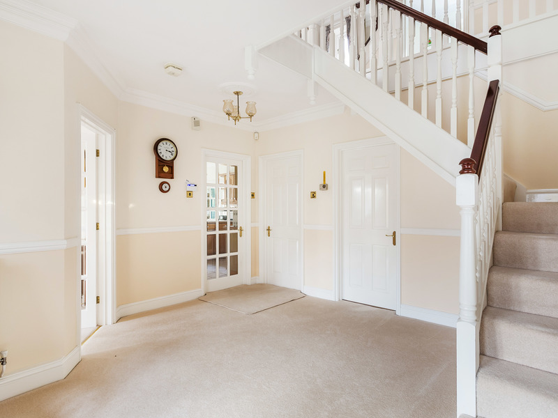 5 Bed House Detached For Sale in Horsham