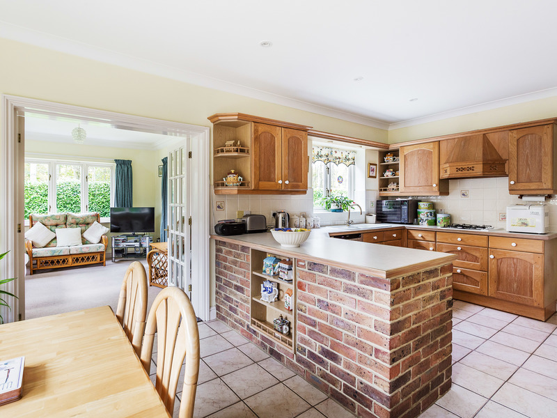 5 Bed House Detached For Sale in Horsham