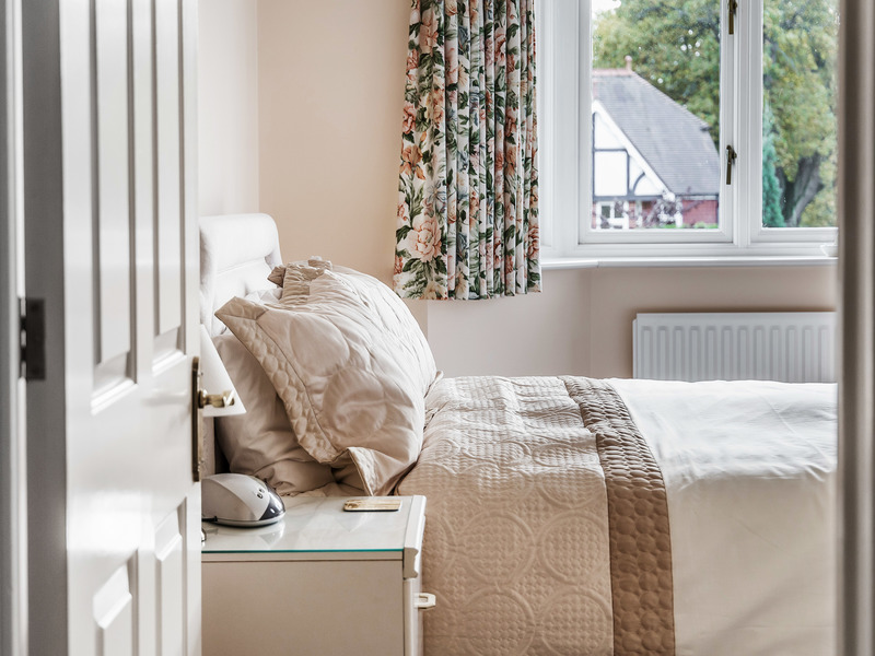 5 Bed House Detached For Sale in Horsham