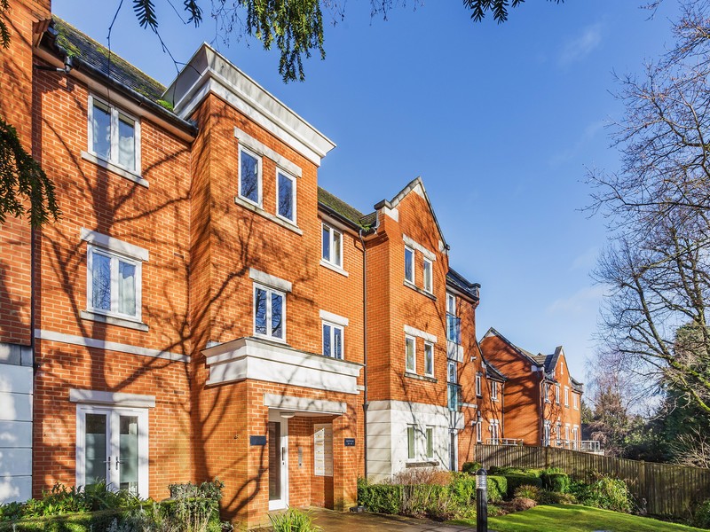 2 bed Apartment For Rent in Horsham, West Sussex - 3
