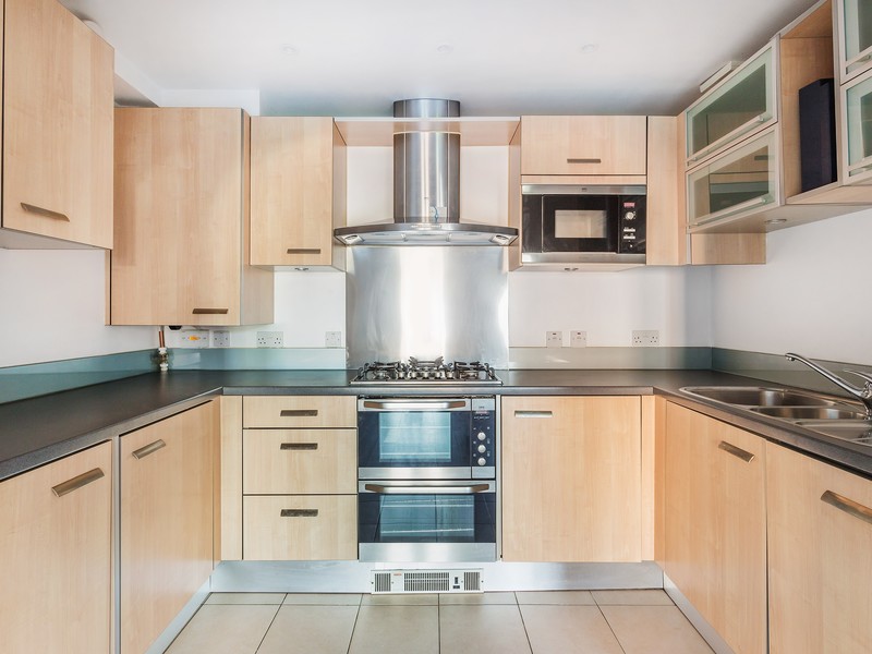 2 bed Apartment For Rent in Horsham, West Sussex - 2