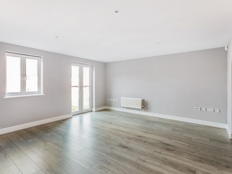 2 bed Apartment For Rent in Horsham, West Sussex