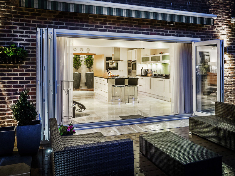 6 bed House - Detached For Sale in Caterham, Surrey