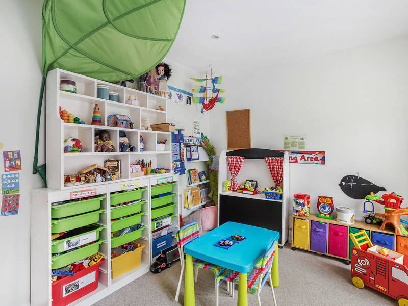 6 bed House - Detached For Sale in Caterham, Surrey - 2