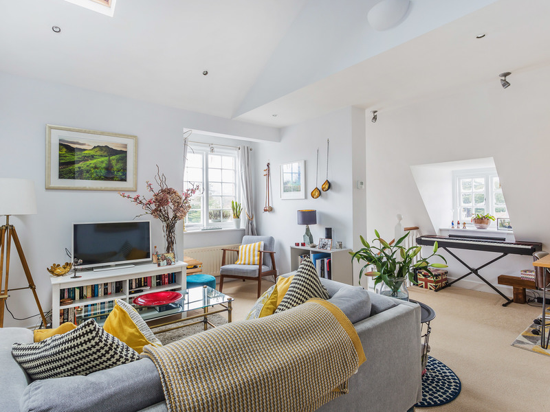 1 bed Apartment For Sale in Reigate, Surrey