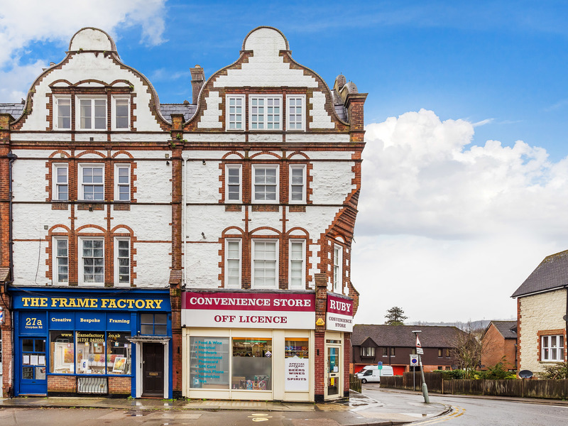1 bed Apartment For Sale in Reigate, Surrey - 2