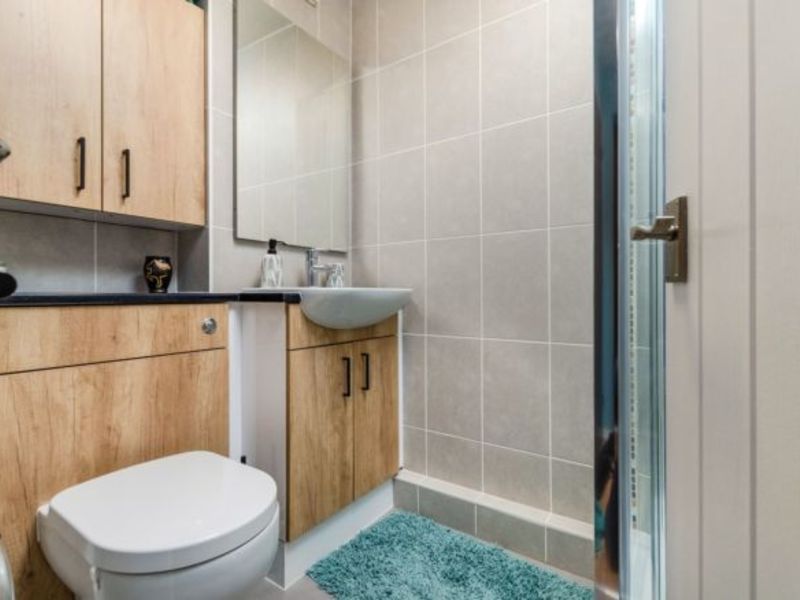0 bed Studio For Rent in Redhill, Surrey - 3