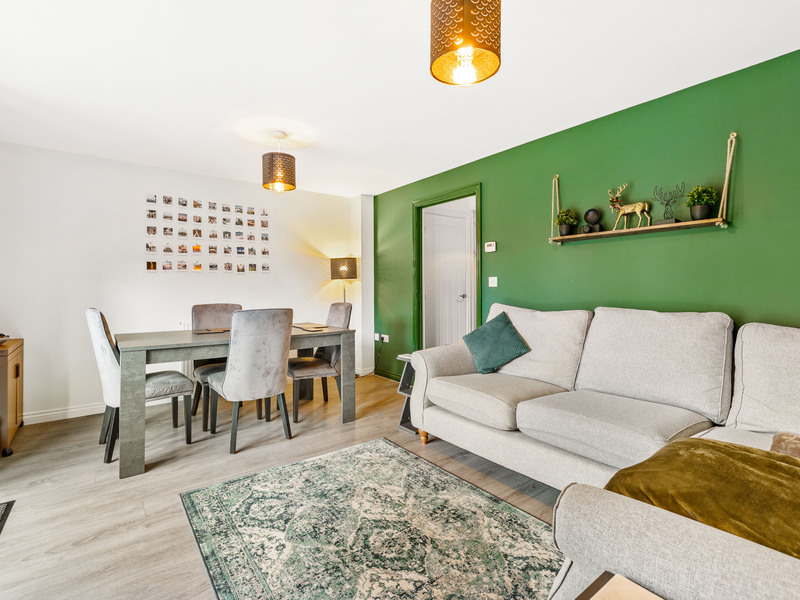 3 bed House - Semi For Sale in Horley, Surrey - 3