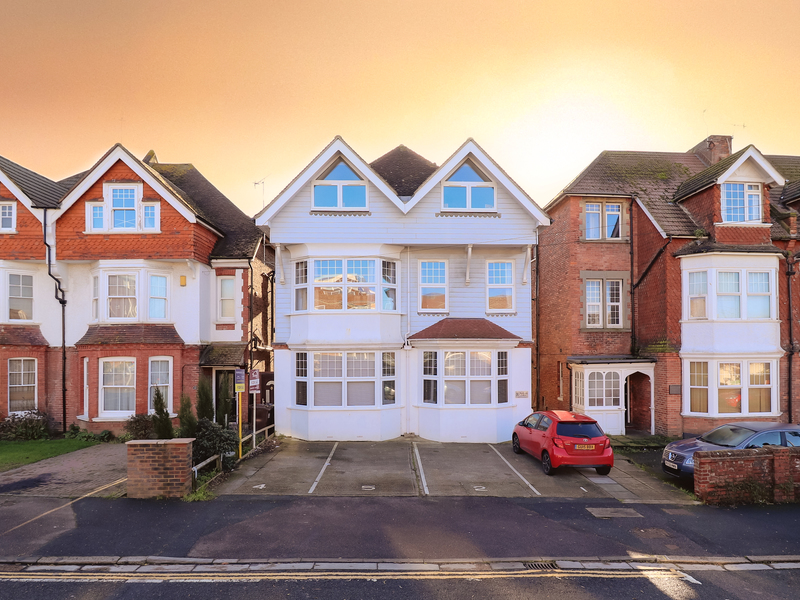 1 bed Apartment For Sale in Bexhill-On-Sea, East Sussex