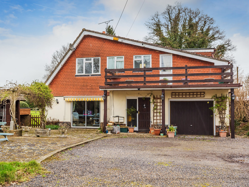 5 bed House - Detached For Sale in Lingfield, Surrey - 3