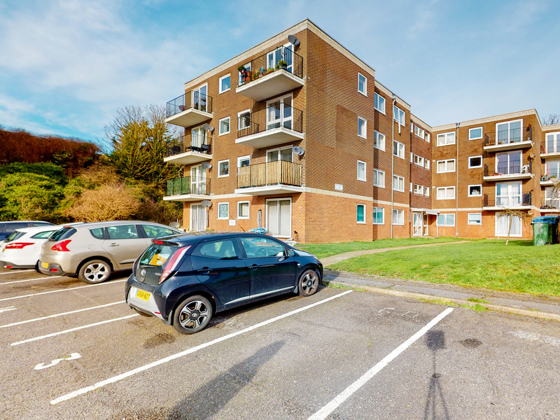 2 bed Apartment For Sale in Brighton, East Sussex - 3