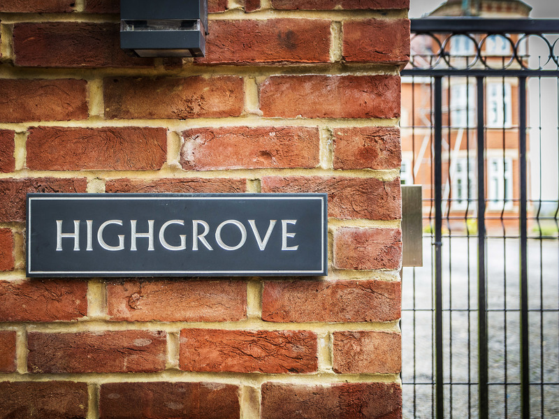 2 bed Apartment For Rent in Horley, Surrey - 2