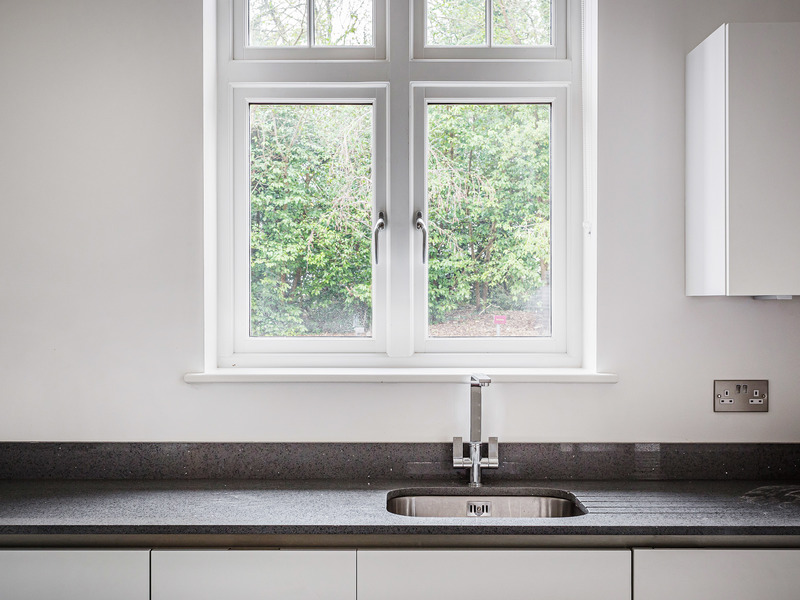 1 bed Apartment For Rent in Horley, Surrey - 2