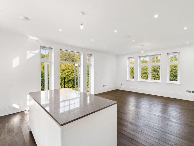 2 bed Apartment For Rent in Horley, Surrey - 2