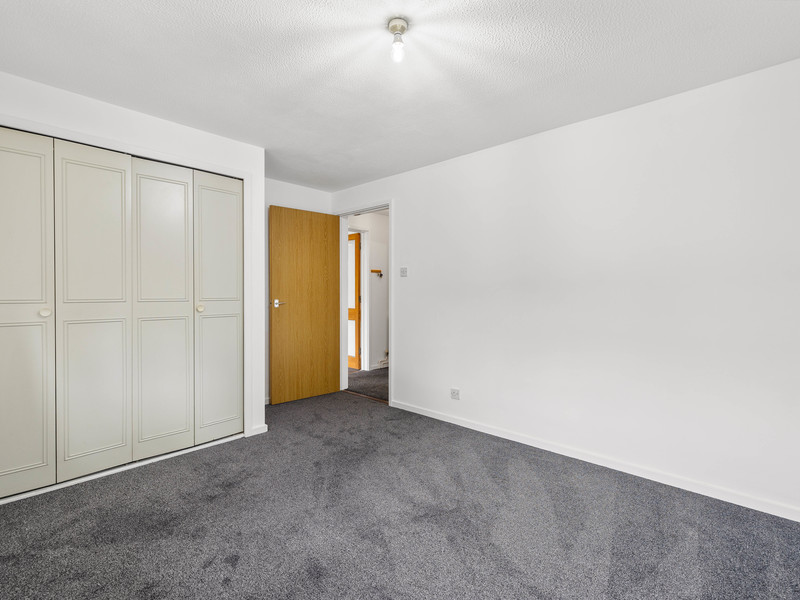 1 bed Maisonette For Rent in Crawley, West Sussex - 3