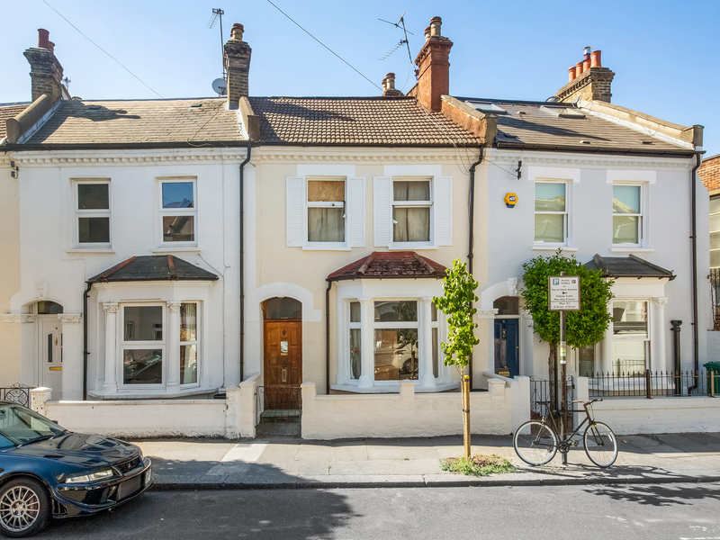 3 bed House - Terrace For Sale in Battersea, London