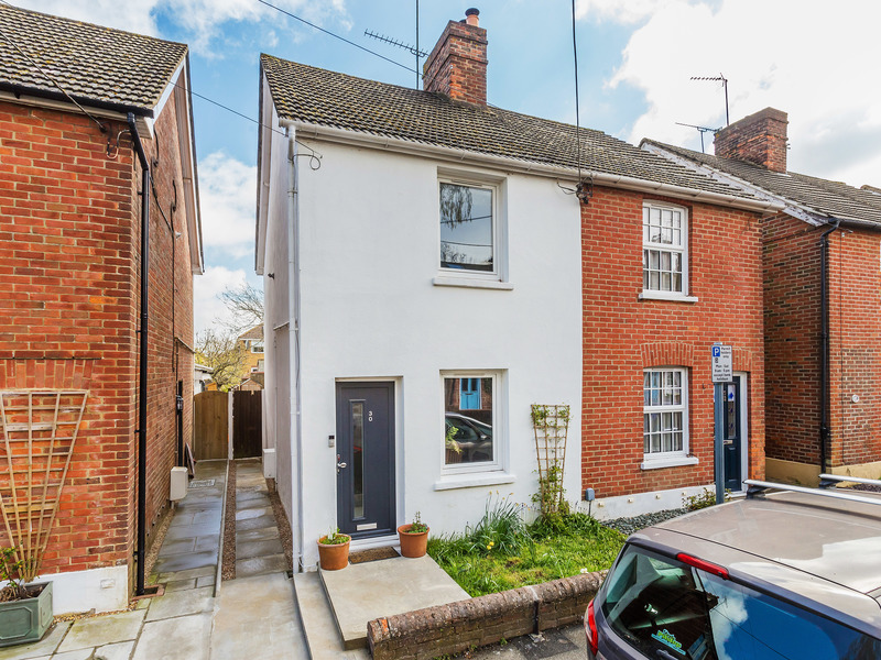 2 bed House - Semi For Sale in Crawley, West Sussex