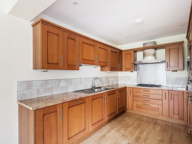 5 bed House - Detached For Rent in Reigate, Surrey - 2