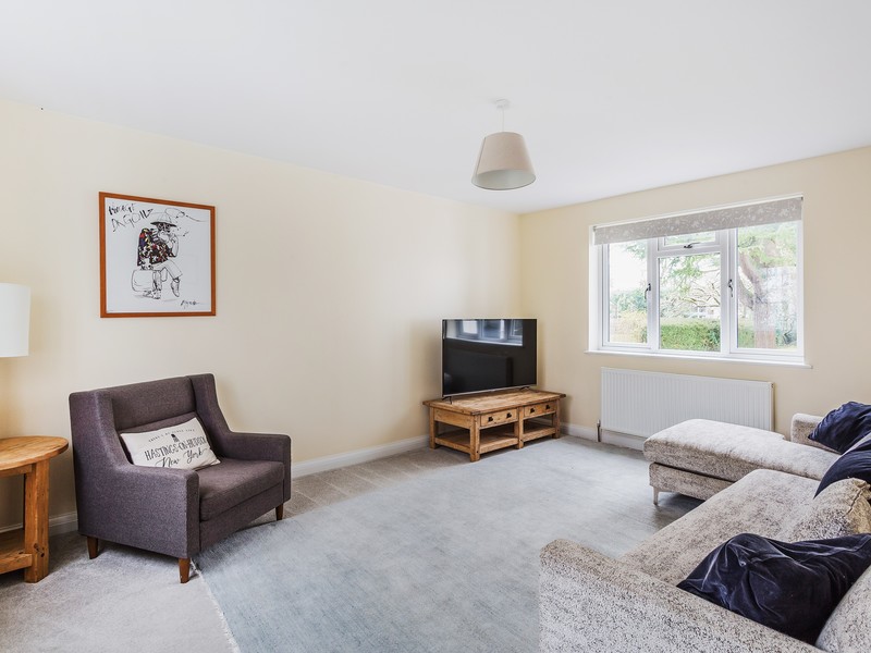 5 bed House - Detached For Rent in Reigate, Surrey